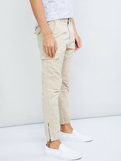 

max Men Beige Regular Fit Solid Chinos