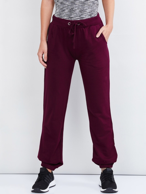 

max Women Maroon Solid Slim-Fit Joggers
