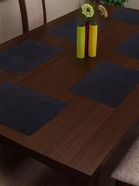 

KLOTTHE Set Of 6 Black Solid Table Mats