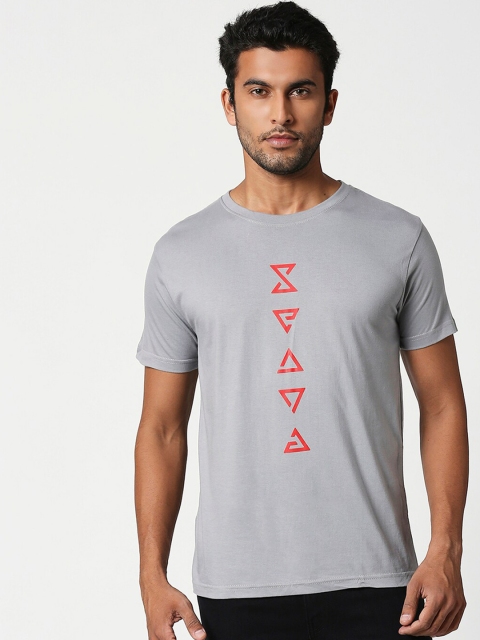 

Bewakoof Men Grey Witcher Of Rivia Printed Round Neck T-shirt