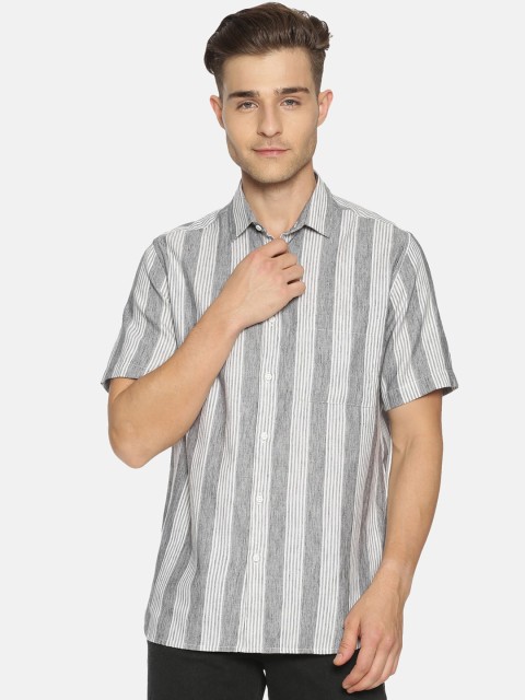 

Bene Kleed Men White & Grey Regular Fit Striped Casual Shirt