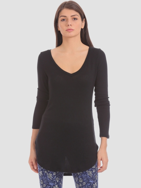 

GAP Women Black Solid V-Neck T-shirt