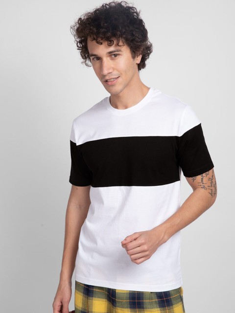 

Bewakoof Men White & Black Colourblocked Round Neck T-shirt