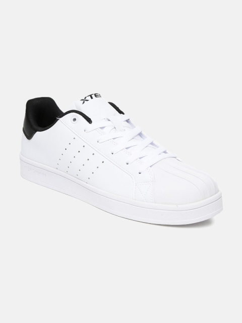 

Xtep Men White & Black Colourblocked Sneakers