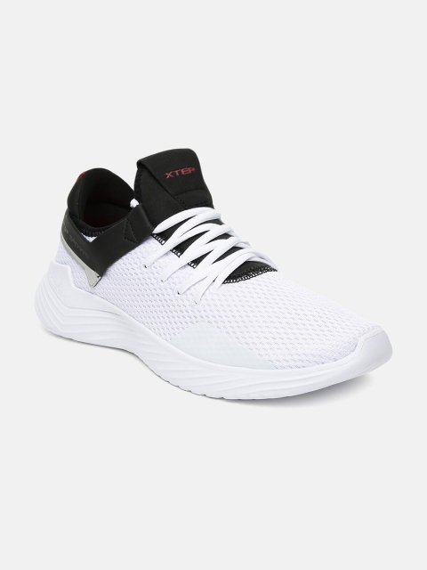 

Xtep Men White & Black Colourblocked Mid-Top Sneakers