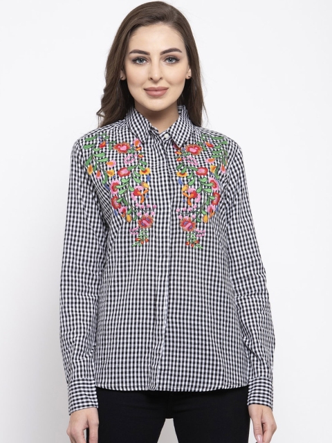 

Purple State Women White & Black Regular Fit Checked Casual Shirt