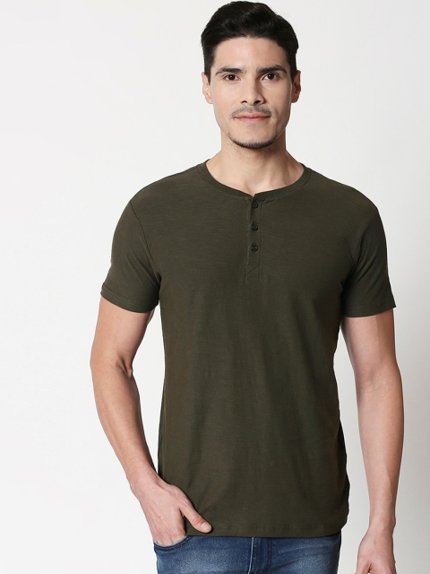 

Bewakoof Men Olive Green Solid Henley Neck T-shirt