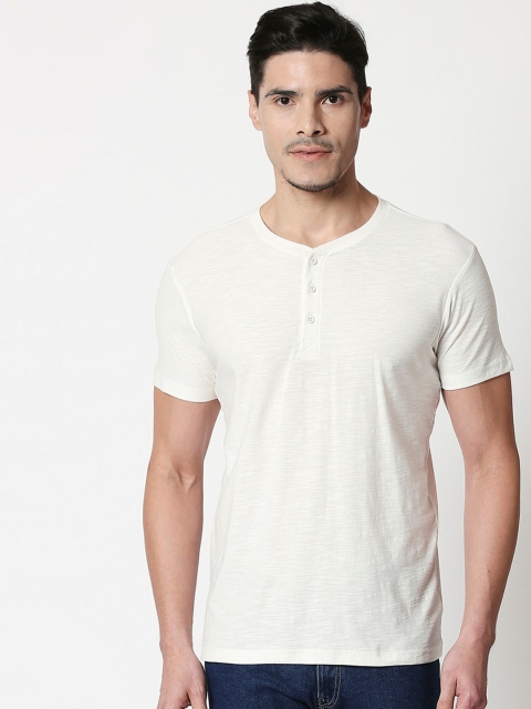 

Bewakoof Men White Solid Henley Neck T-shirt