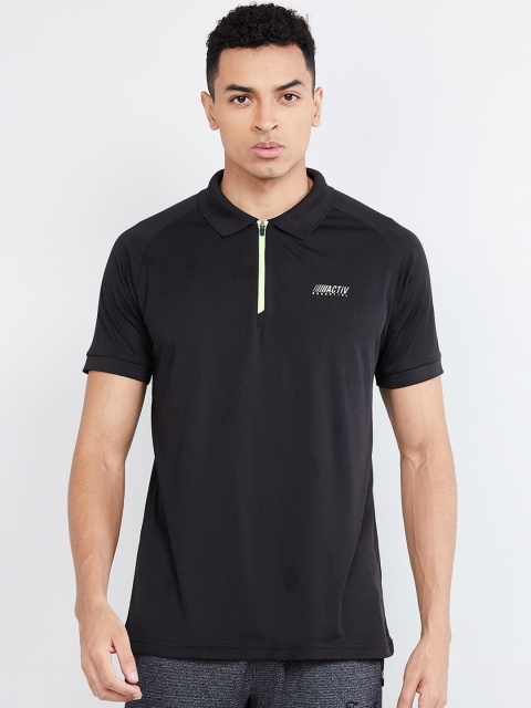 

max Men Black Solid Polo Collar T-shirt