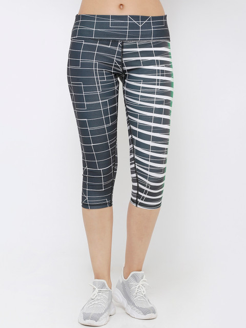 

Heart 2 Heart Women Multicoloured Printed Tight Fit Capris, Multi