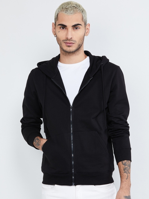 

max Men Black Solid Hooded Sweatshirt