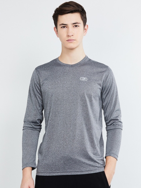 

max Men Grey Solid Round Neck T-shirt