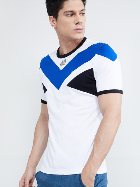 

max Men White Colourblocked Round Neck T-shirt