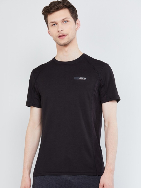 

max Men Black Solid Round Neck T-shirt