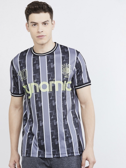 

max Men Black Striped Round Neck T-shirt