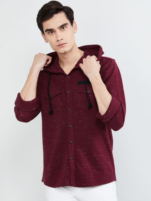 

max Men Maroon Solid Hooded Sweatshirt