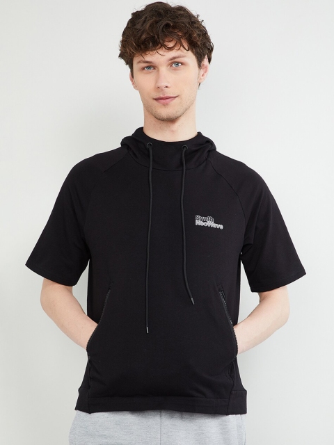 

max Men Black Solid Hooded Sweatshirt
