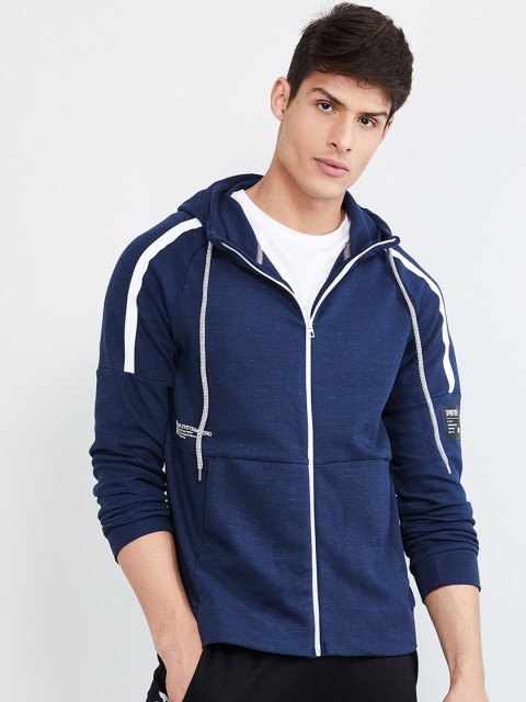 

max Men Navy Blue Solid Hooded Sweatshirt