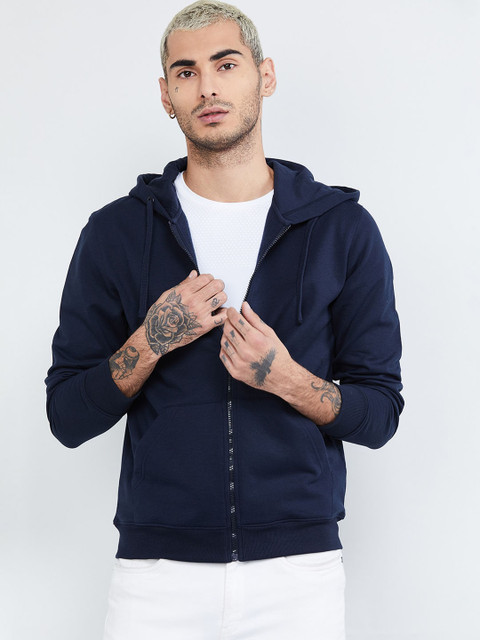 

max Men Navy Blue Solid Hooded Sweatshirt