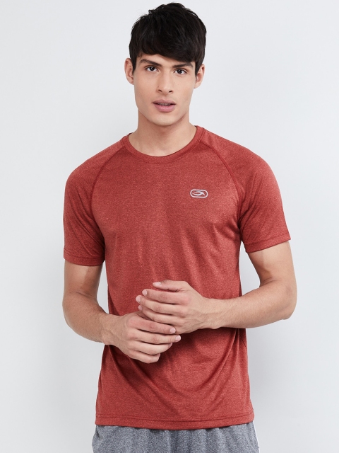 

max Men Red Solid Round Neck T-shirt