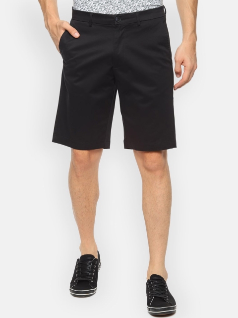 

V Dot Men Black Solid Regular Shorts