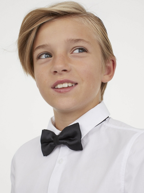 

H&M Boys White Shirt with a Tie/Bow Tie