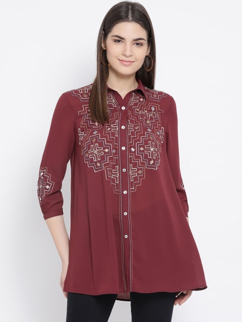 

Oxolloxo Women Maroon & Off-White Regular Fit Solid Casual Shirt