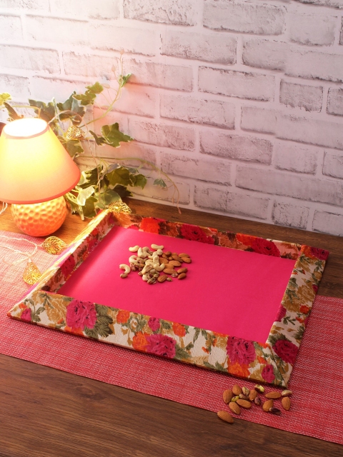 

Aapno Rajasthan Red Printed Wooden Tray