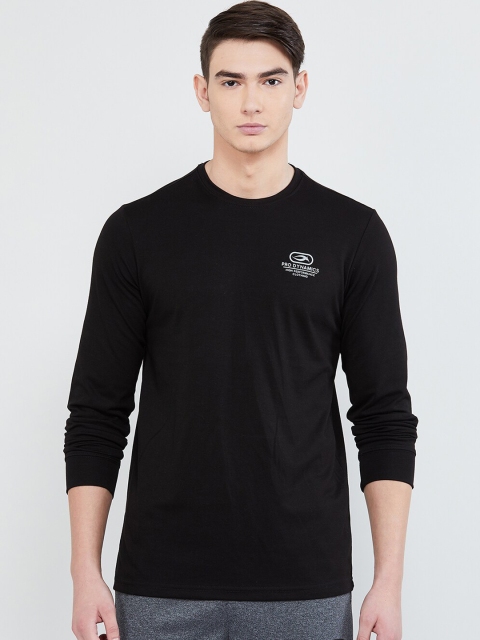 

max Men Black Solid Round Neck T-shirt