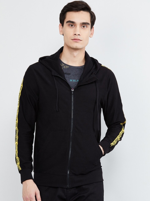 

max Men Black Solid Hooded Sweatshirt