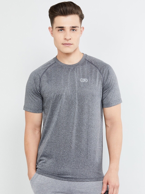 

max Men Grey Solid Round Neck T-shirt