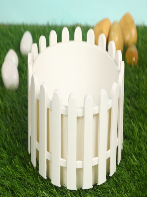 

Pollination White Round Fiber Planter