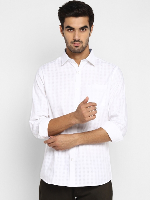 

METTLE Men White Regular Fit Checked Casual Shirt