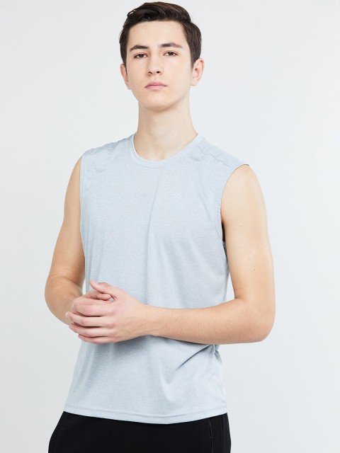

max Men Grey Solid Polo Collar T-shirt