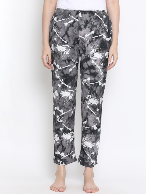

Clovia Women Grey & Black Printed Mid-Rise Lounge Pant