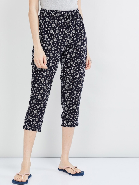 

max Women Navy & White Printed Lounge Capris, Navy blue