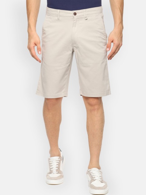 

Van Heusen Sport Men Cream-Coloured Solid Regular Fit Regular Shorts