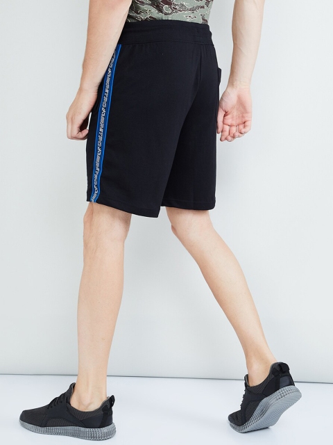 

max Men Black Solid Regular Shorts