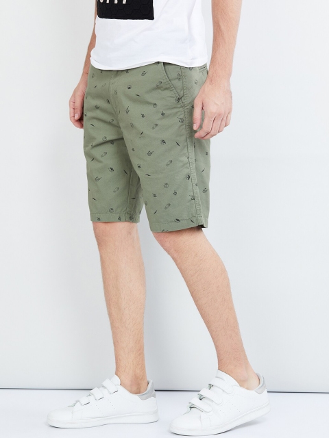 

max Men Green Printed Regular Fit Regular Shorts