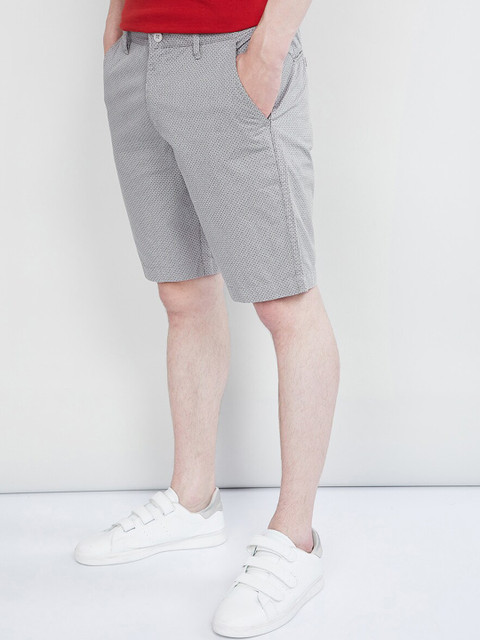 

max Men Grey Solid Regular Fit Regular Shorts