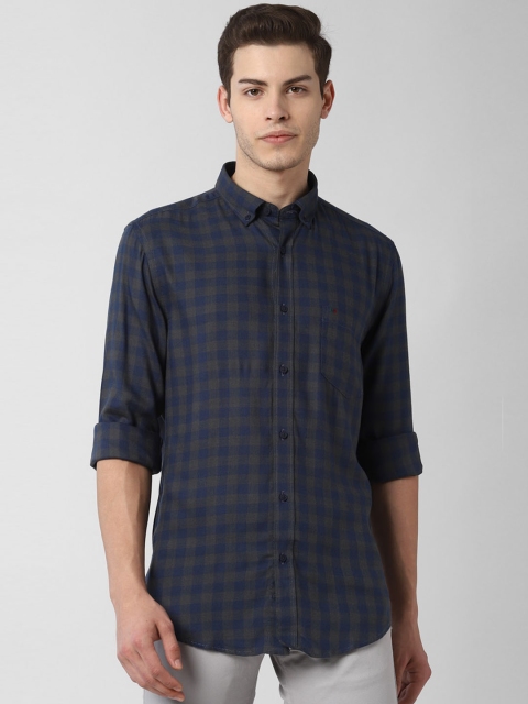 

Peter England Casuals Men Navy Blue Regular Fit Checked Casual Shirt