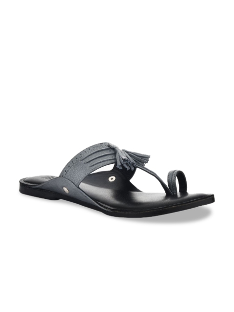 

SKO Women Grey Solid Leather One Toe Flats