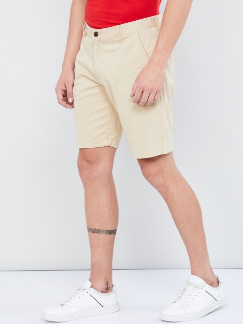 

max Men Khaki Solid Regular Fit Regular Shorts