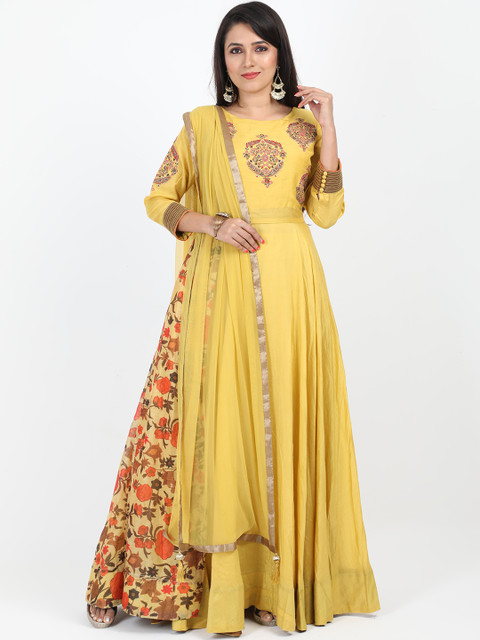 

SABOO COLLECTIONS Women Mustard & Red Embroidered Kurti with Skirt & Dupatta
