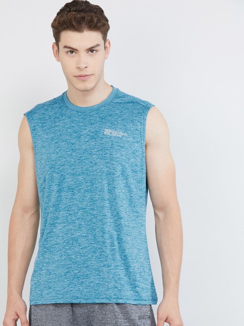 

max Men Blue Solid Round Neck T-shirt