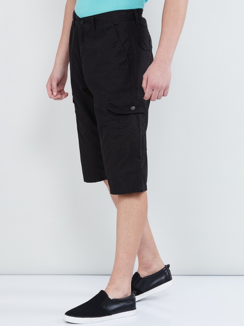 

max Men Black Solid Regular Fit Cargo Shorts