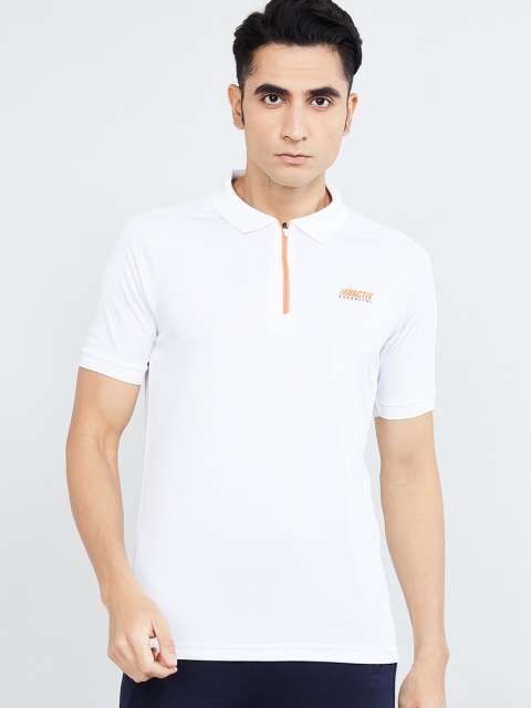 

max Men White Solid Polo Collar T-shirt