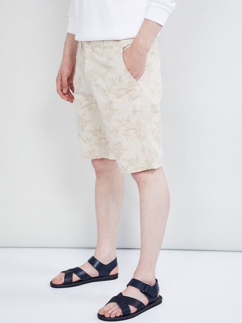 

max Men Cream-Coloured Printed Regular Fit Regular Shorts