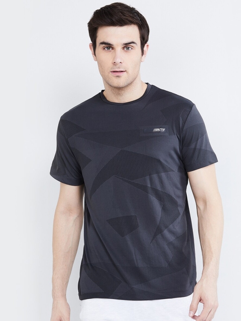 

max Men Grey Printed Round Neck T-shirt