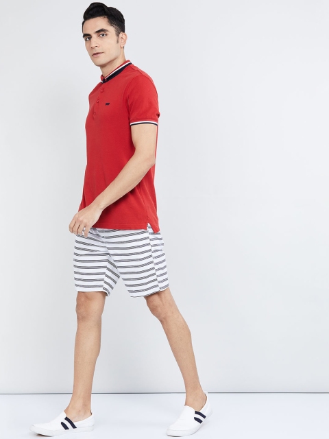 

max Men White Striped Regular Shorts